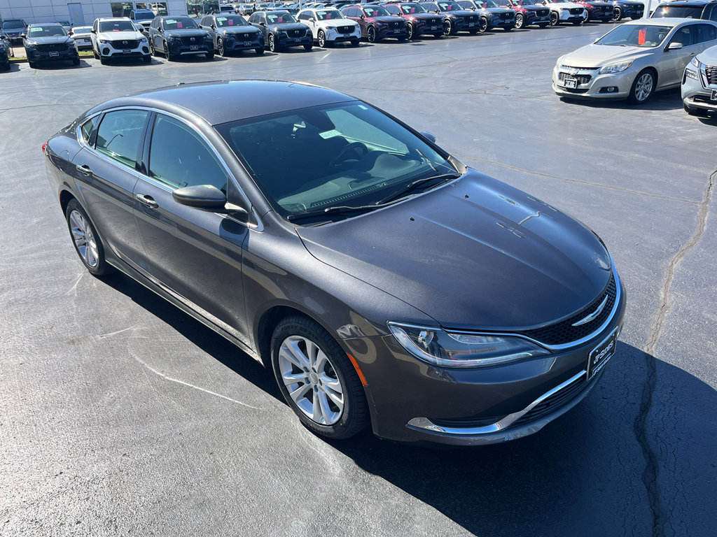 Used 2016 Chrysler 200 Limited w/ Convenience Group image 5