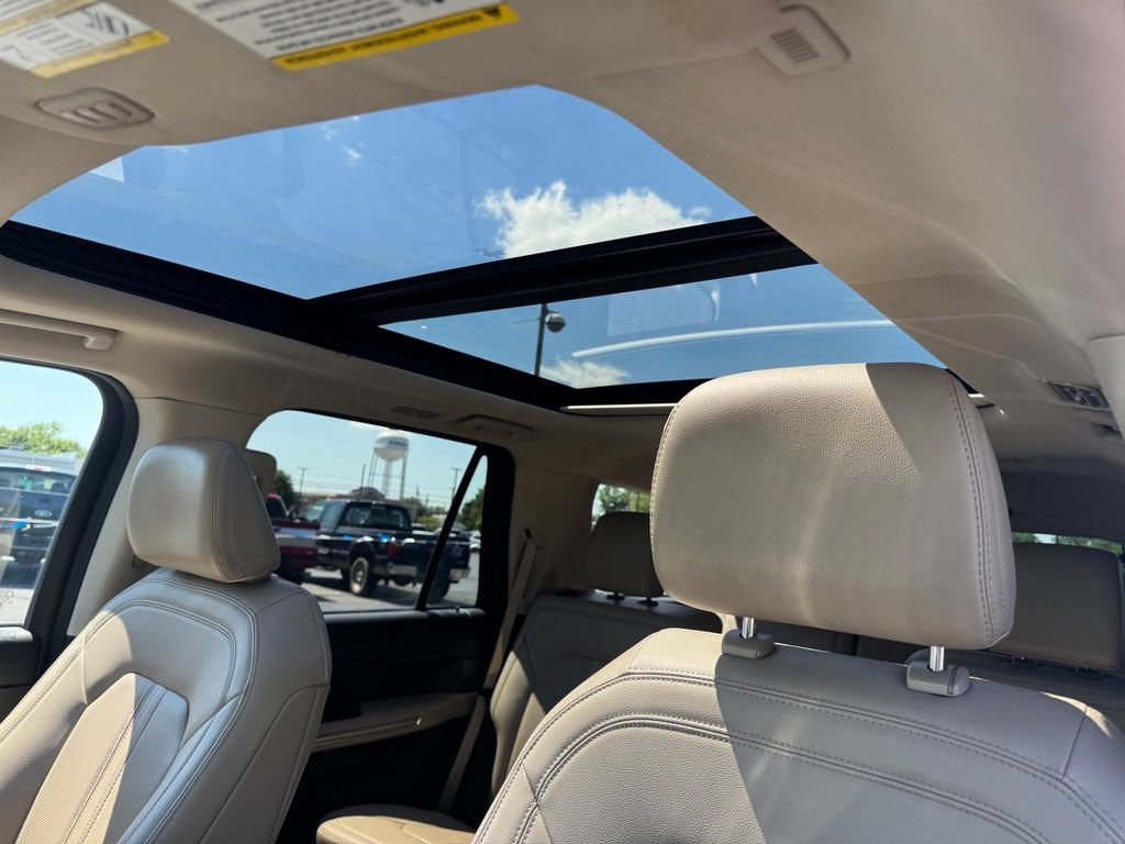 Used 2024 Ford Expedition Limited AWD/4WD image 7