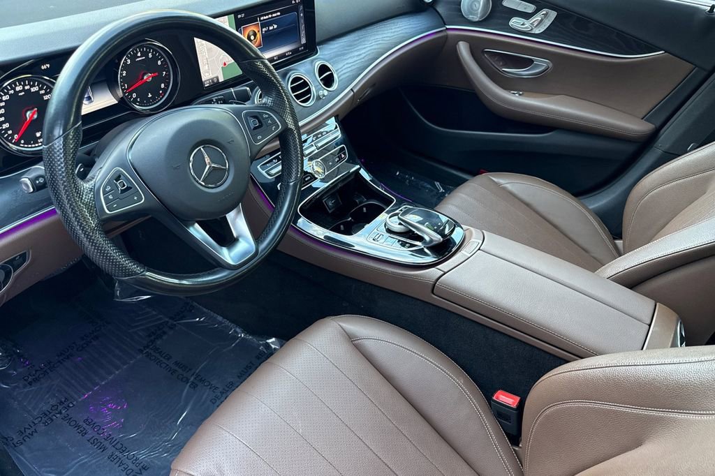 Used 2017 Mercedes-Benz E 300 image 4