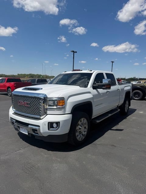 Used 2017 GMC Sierra 2500 Denali w/ Duramax Plus Package AWD/4WD image 4