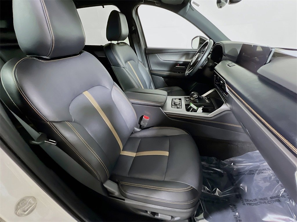 Used 2025 MAZDA CX-70 Plug-In Hybrid w/ Premium Plus image 23