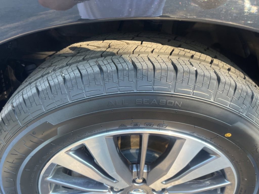 Used 2019 Nissan Pathfinder SV AWD/4WD image 30