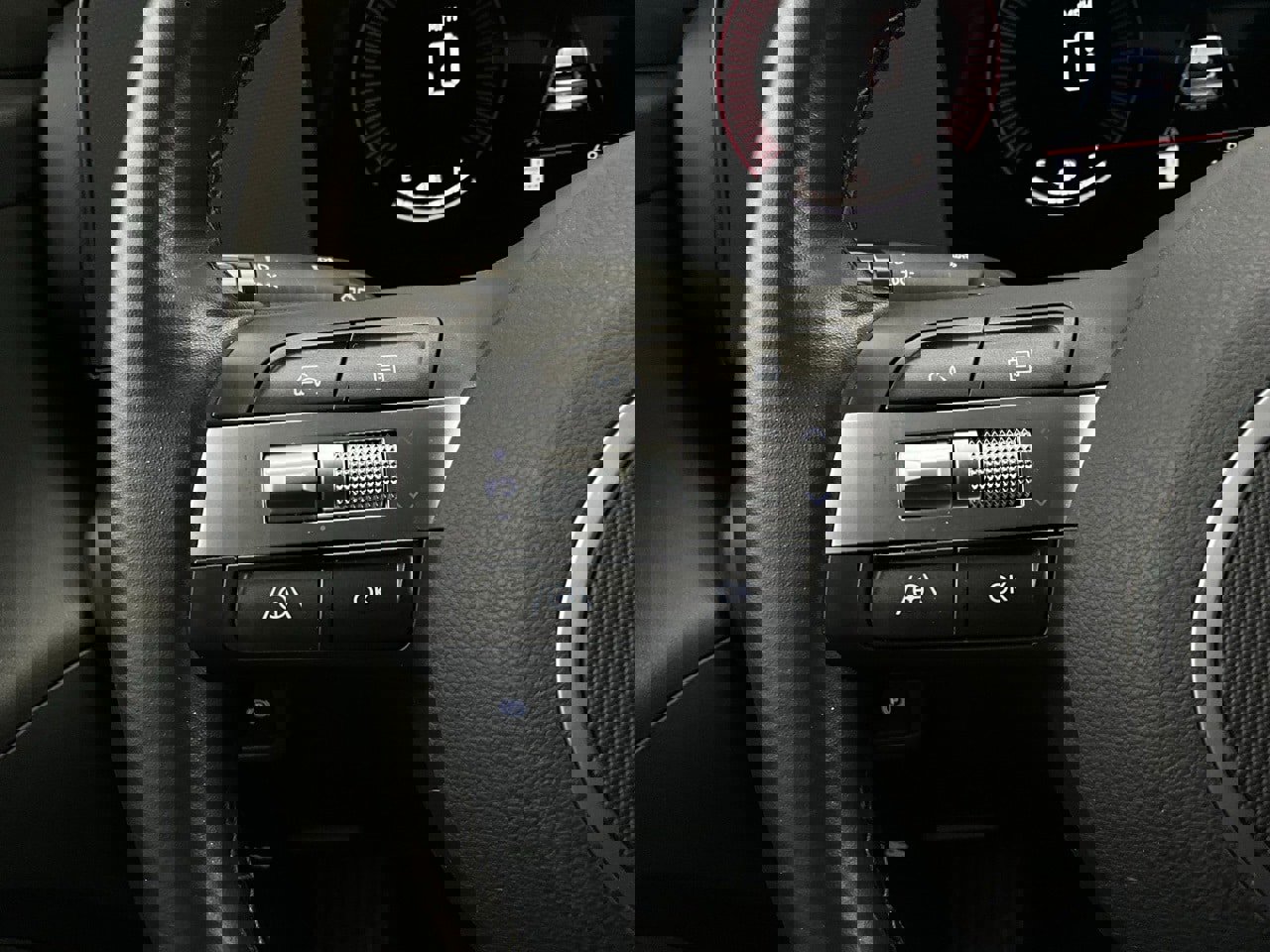 Used 2025 Hyundai Kona SEL image 36