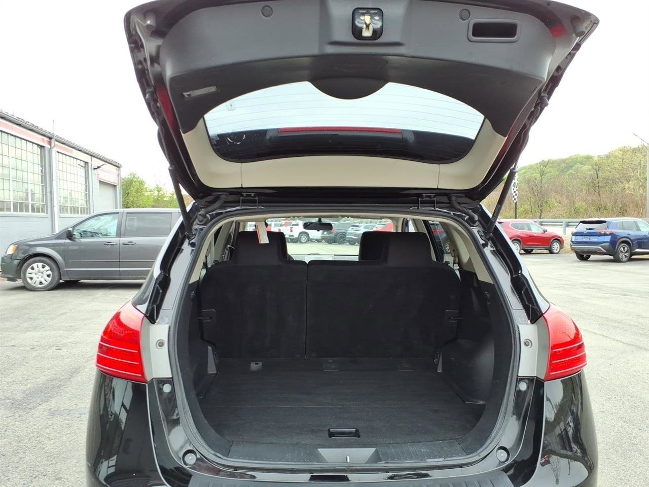 Used 2013 Nissan Rogue SV AWD/4WD image 10
