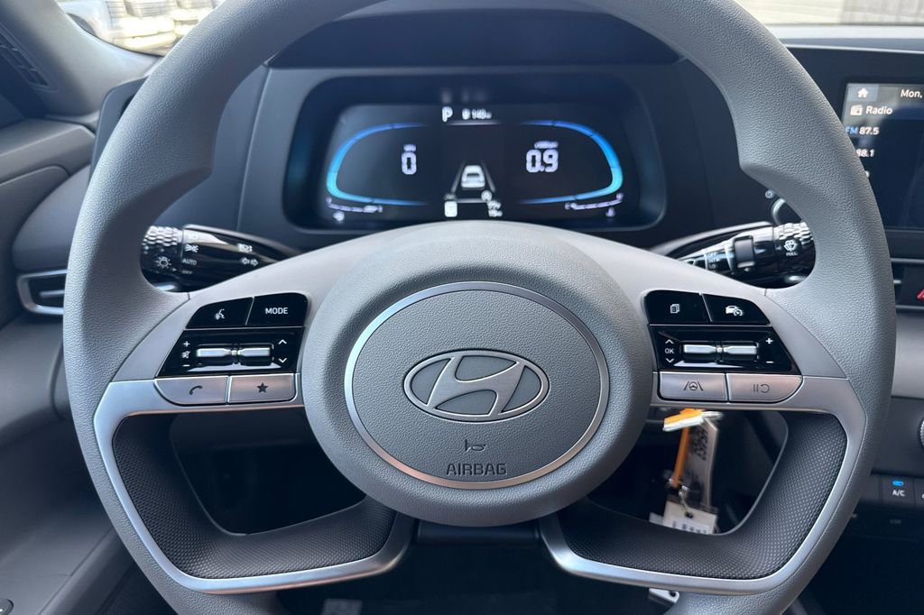 New 2026 Hyundai Elantra SE image 17