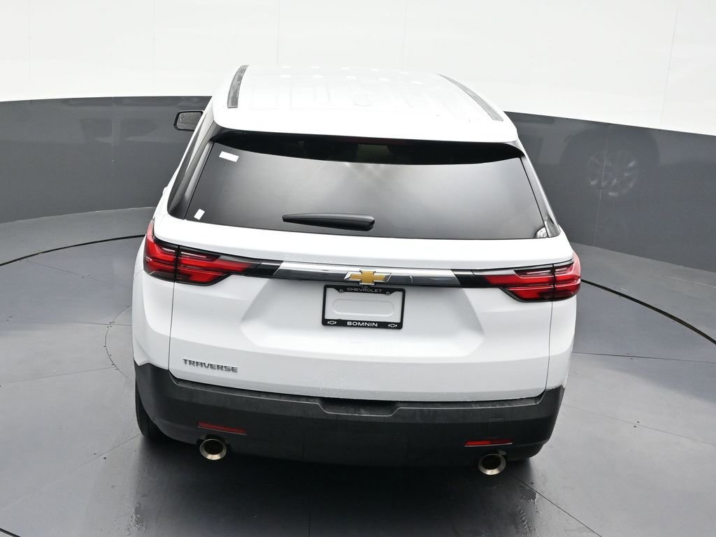 Used 2023 Chevrolet Traverse LS image 19