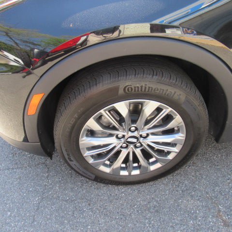 Used 2025 Cadillac XT4 Premium Luxury AWD/4WD image 5