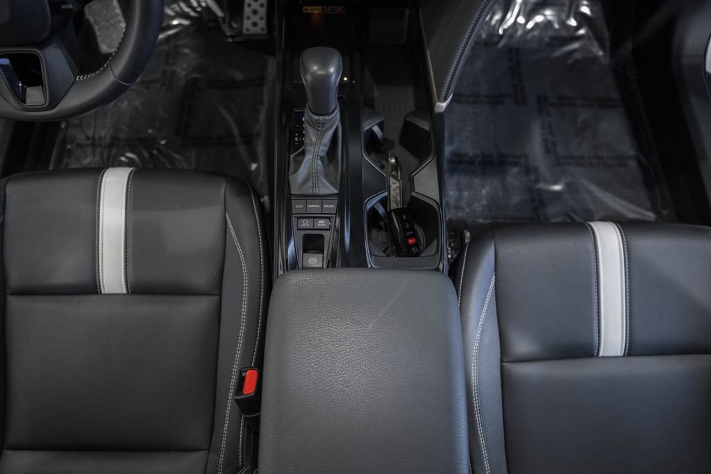 Used 2025 Toyota Camry SE image 26