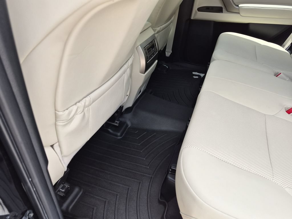 Used 2020 Lexus GX 460 Premium w/ Premium Package AWD/4WD image 38
