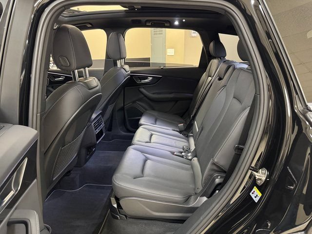 Used 2025 Audi Q7 3.0T Premium Plus w/ Premium Plus Package AWD/4WD image 24