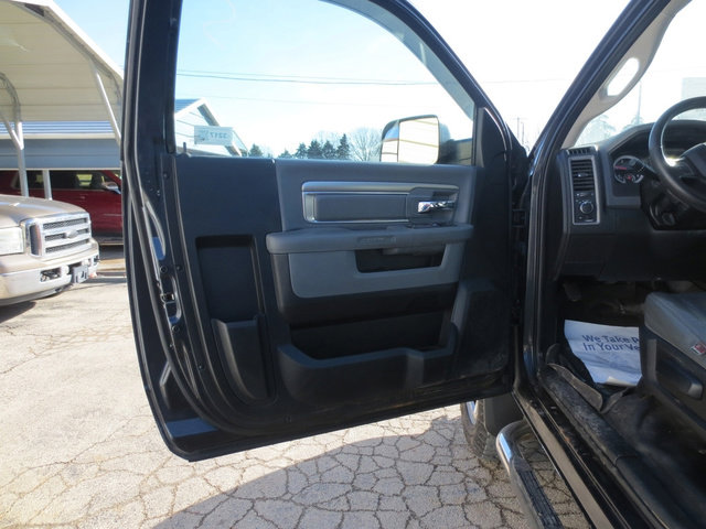 Used 2015 RAM 3500 Tradesman w/ Chrome Appearance Group image 33