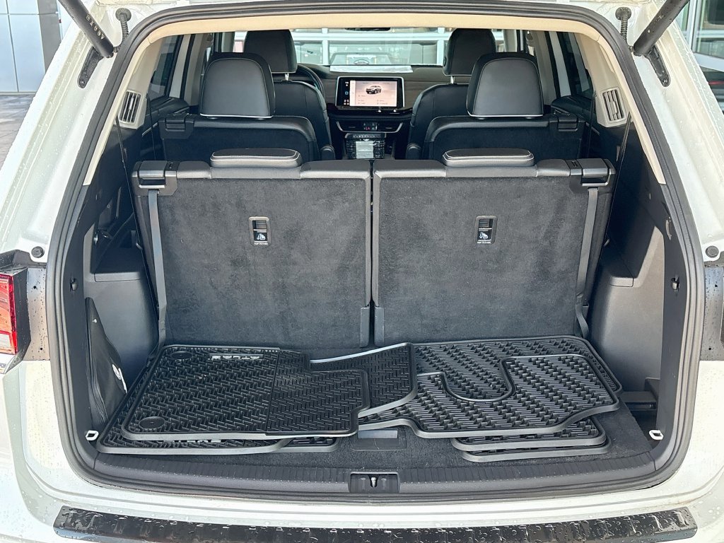 Used 2024 Volkswagen Atlas SEL Premium R-Line AWD/4WD image 29