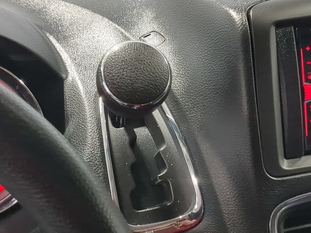 Used 2016 Dodge Grand Caravan American Value Package FWD image 31