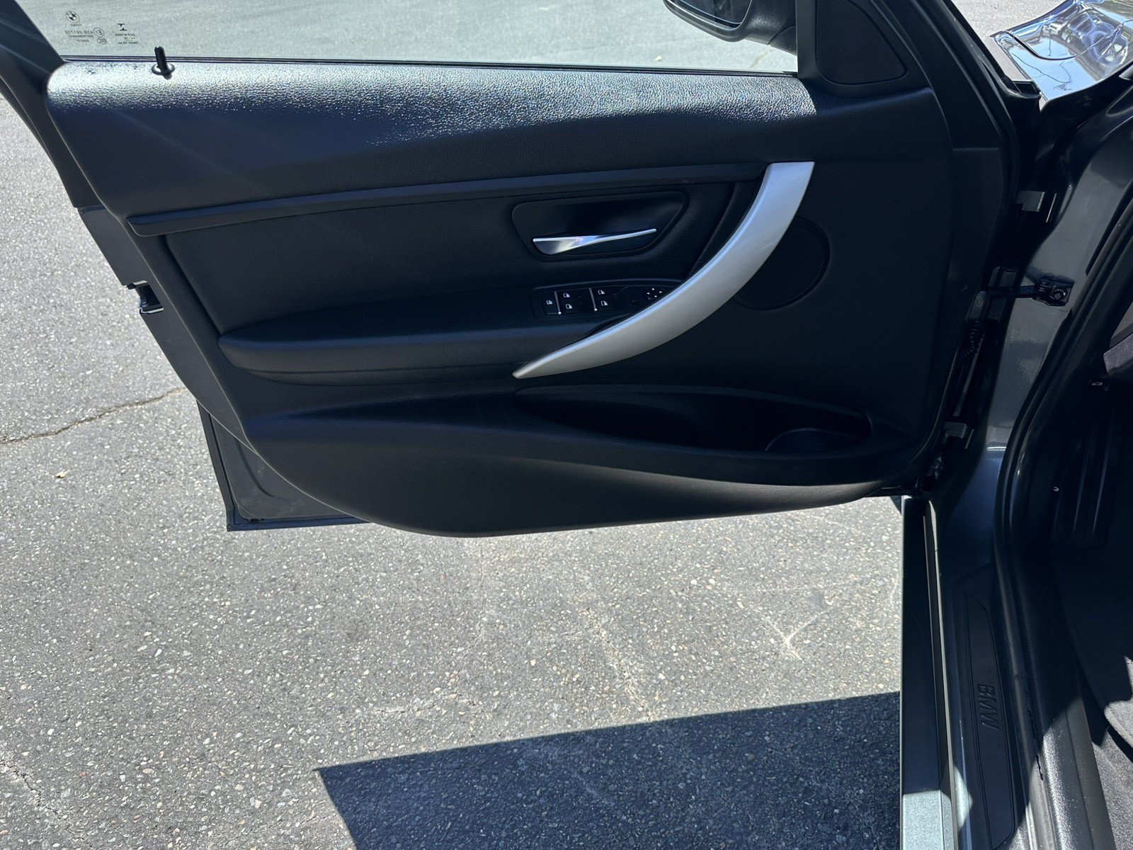Used 2017 BMW 320i Sedan RWD image 28