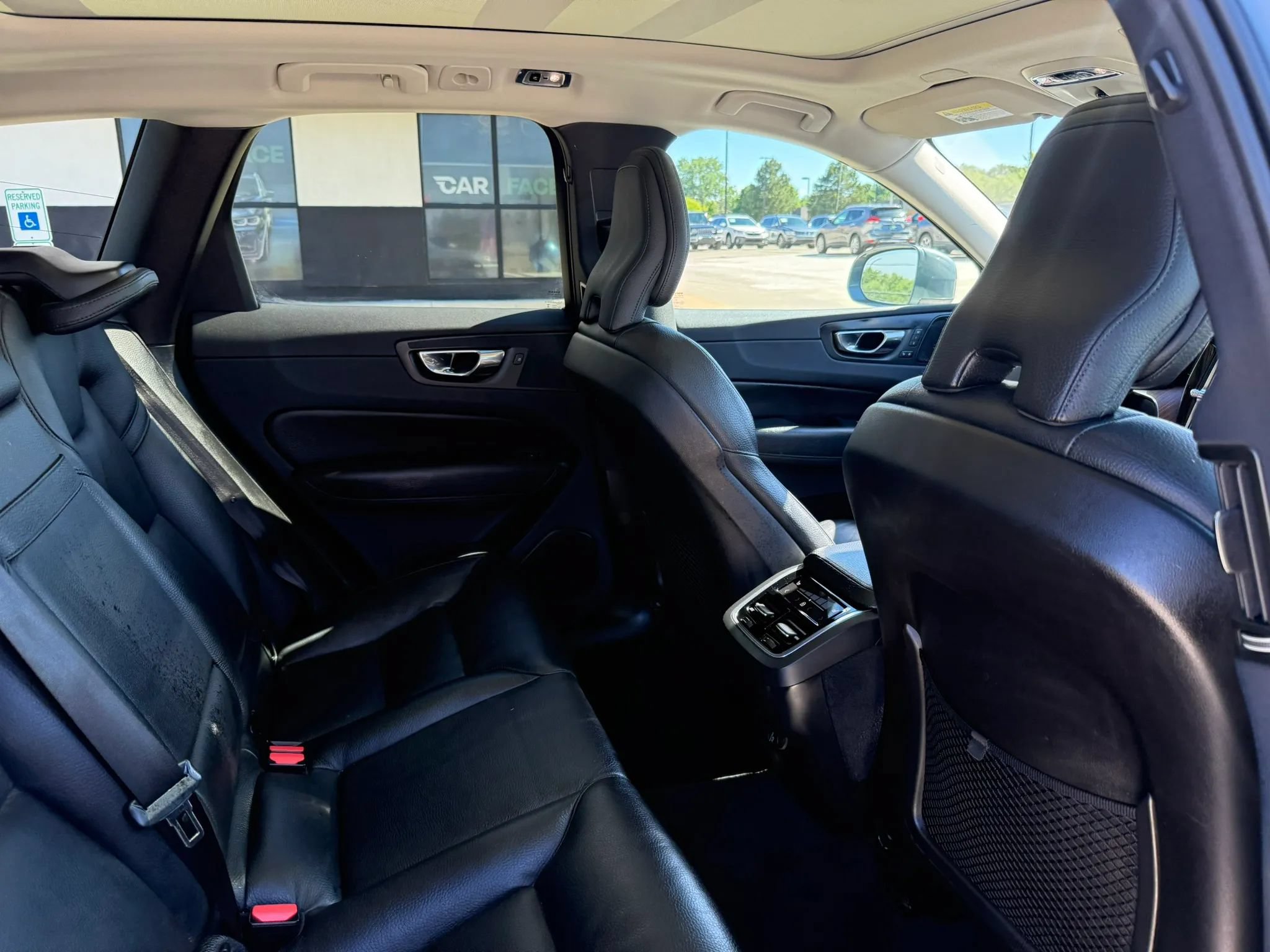 Used 2019 Volvo XC60 T6 Inscription w/ Protection Package Premier AWD/4WD image 24