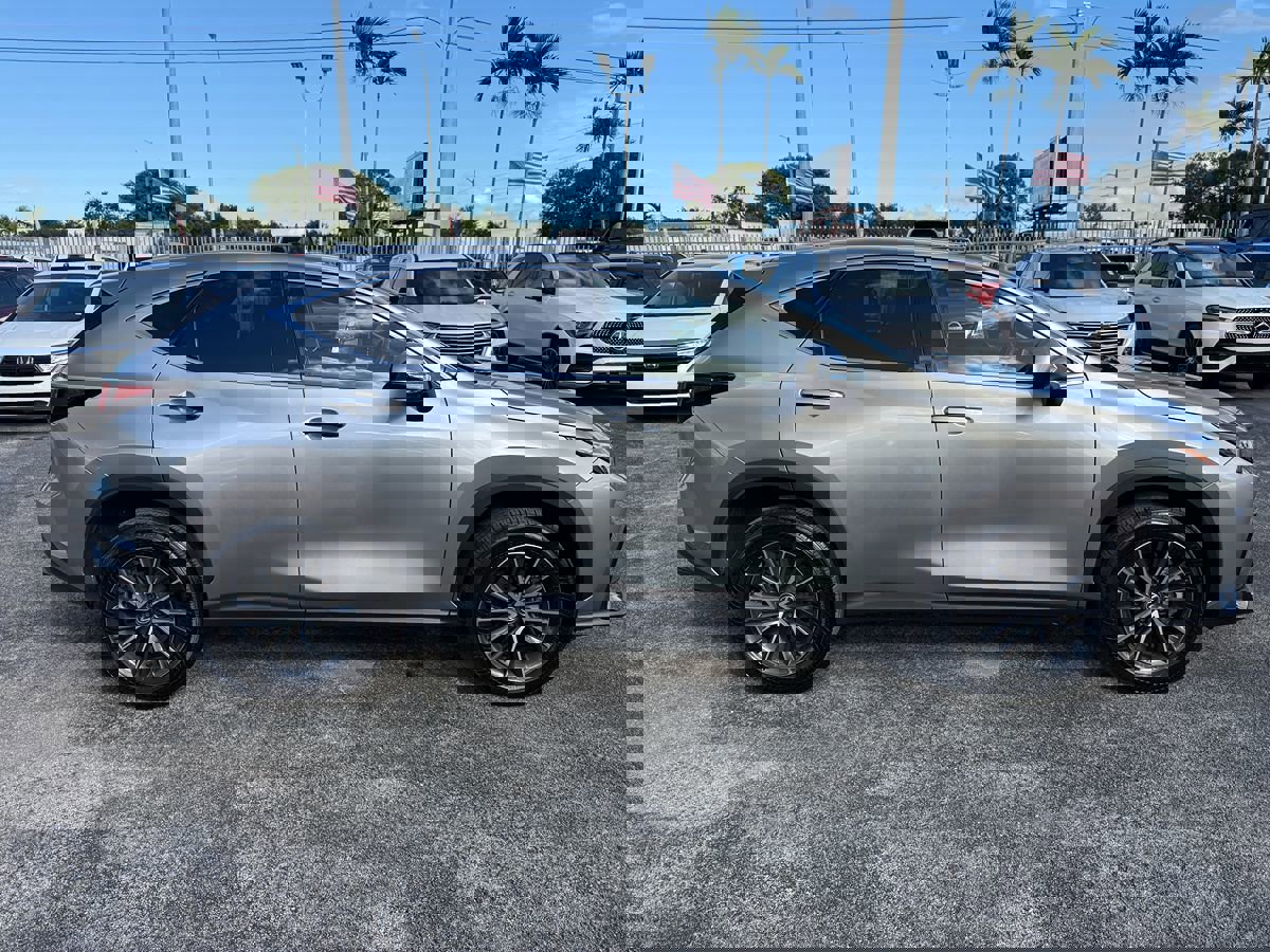 Used 2024 Lexus NX 350h AWD w/ Vision Package image 9