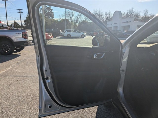 New 2026 Jeep Compass Latitude image 11