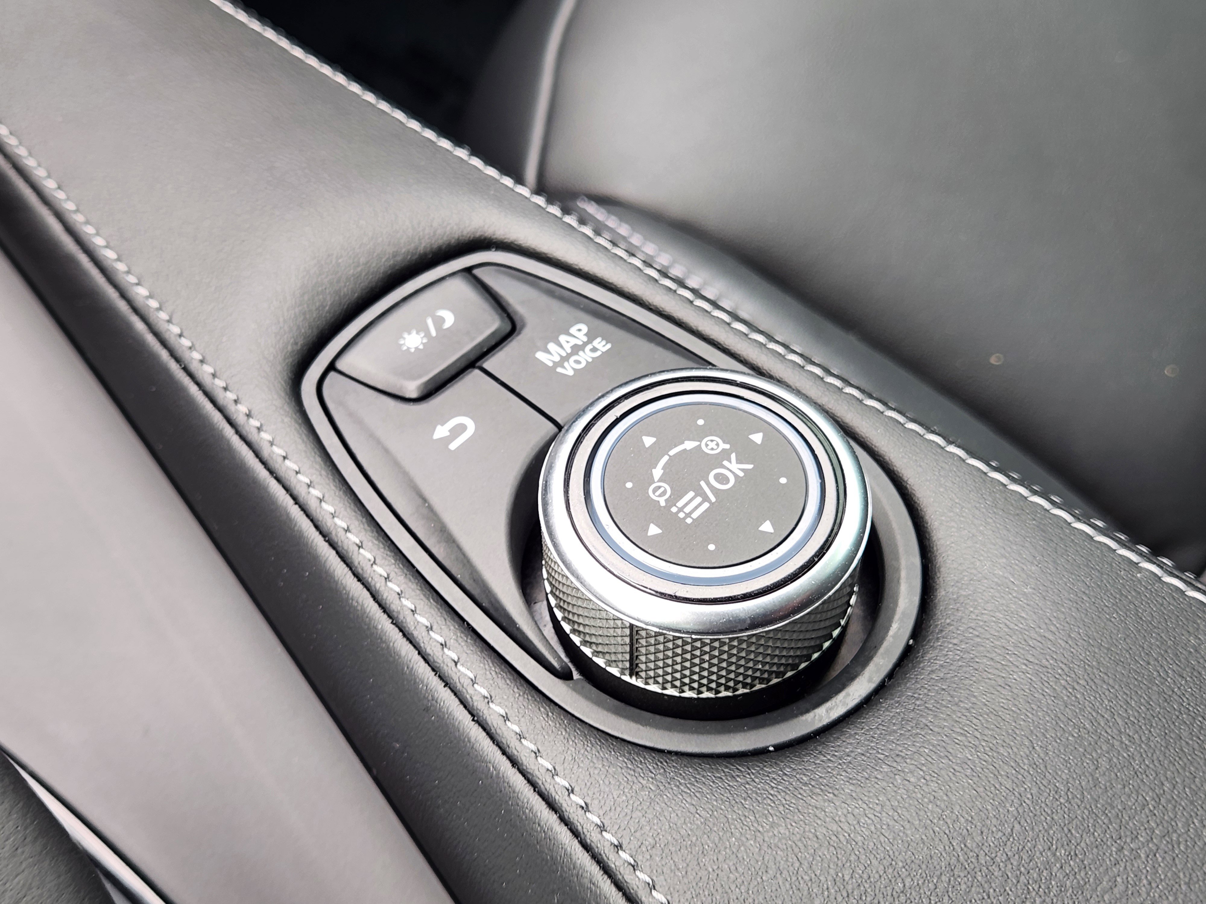 Used 2019 INFINITI QX50 Luxe w/ Navigation Package image 23