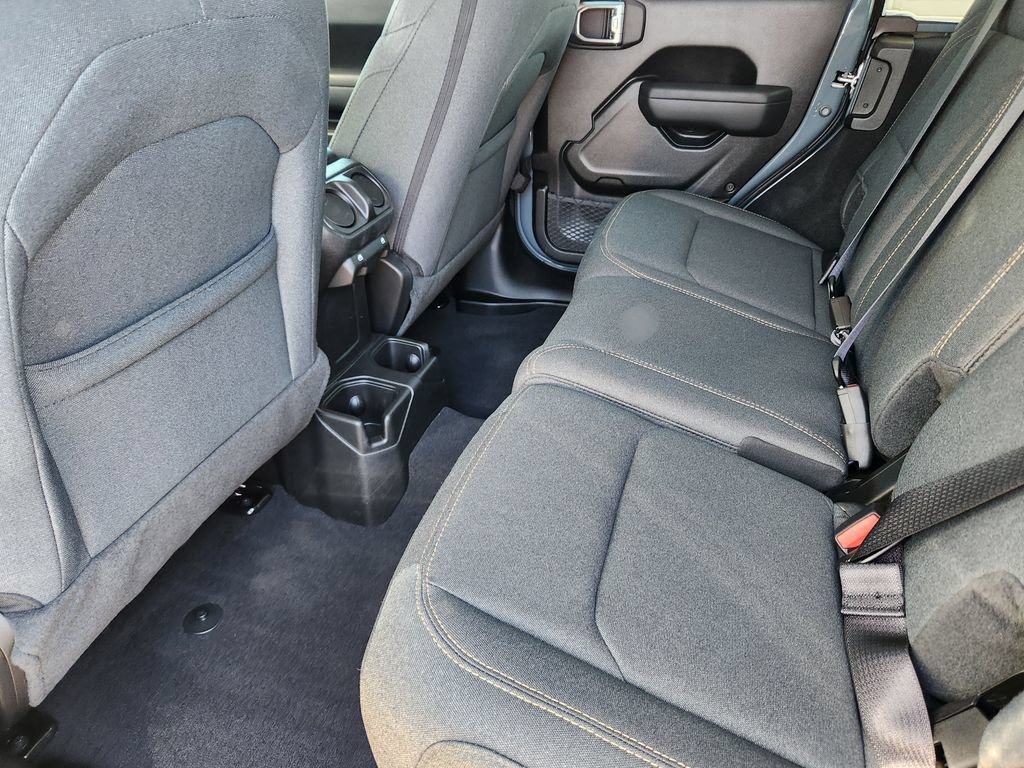Used 2026 Jeep Wrangler Unlimited Sport AWD/4WD image 9