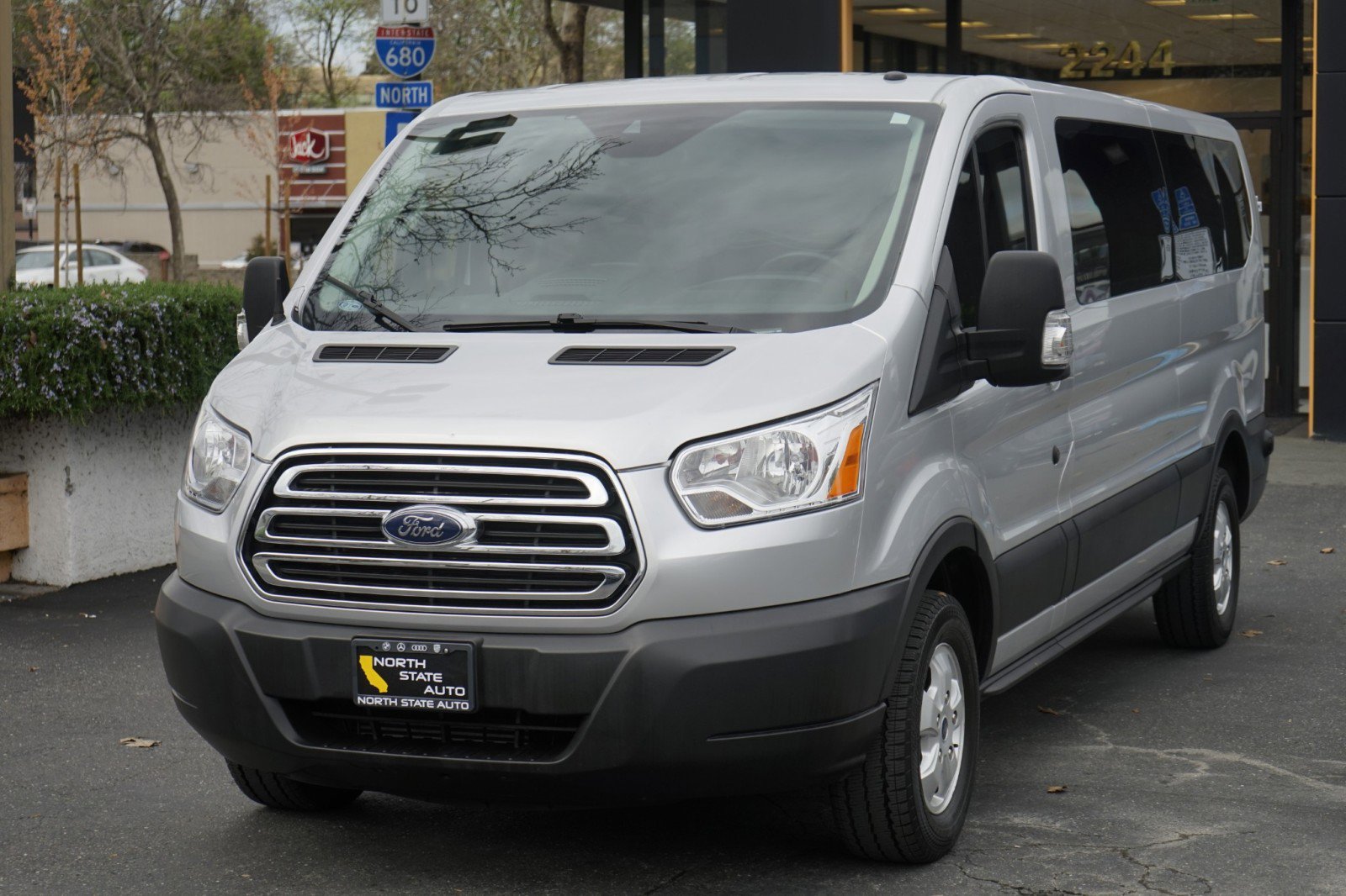 Used 2019 Ford Transit 350 XLT image 4