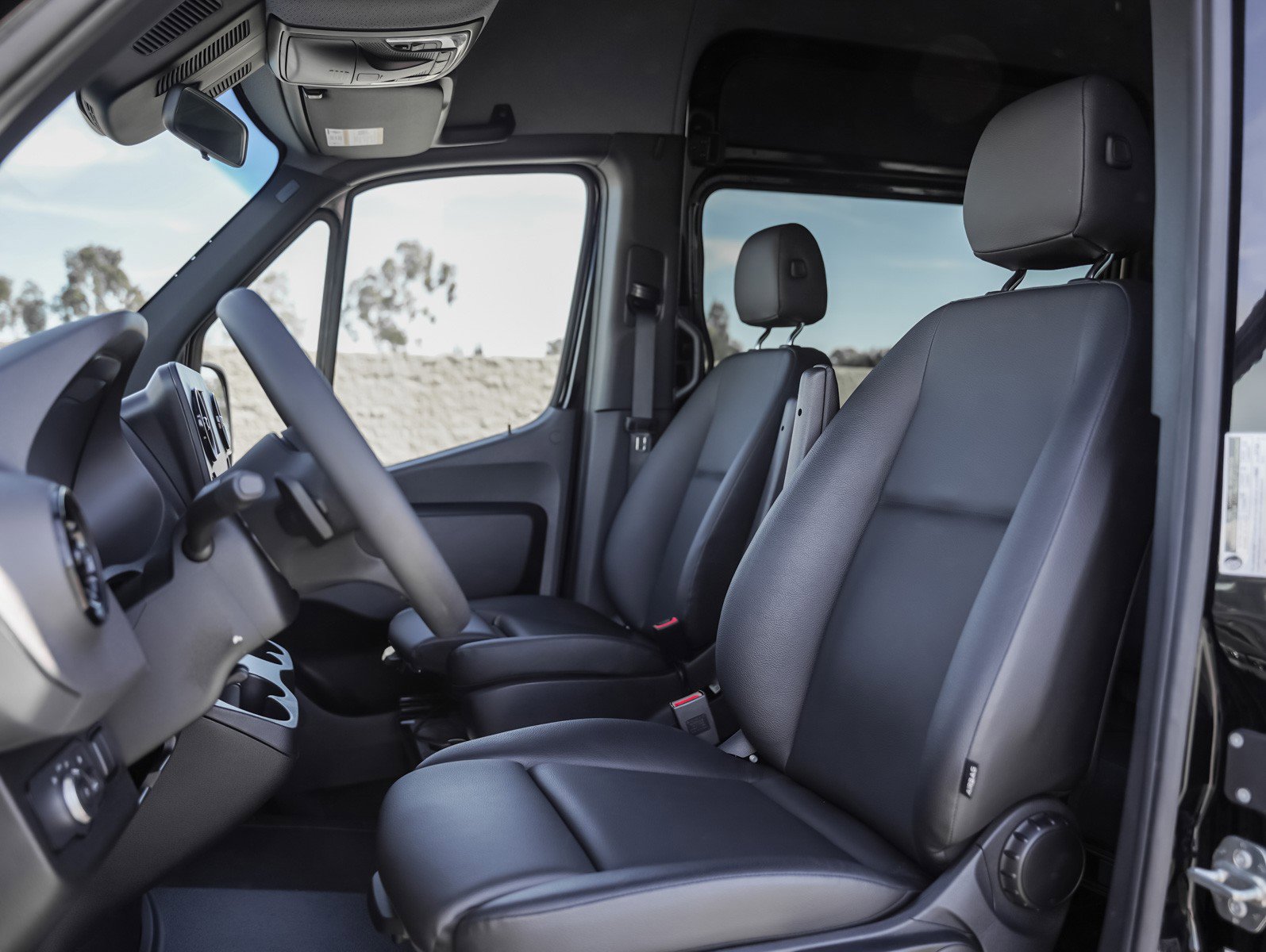 Used 2024 Mercedes-Benz Sprinter 2500 image 14