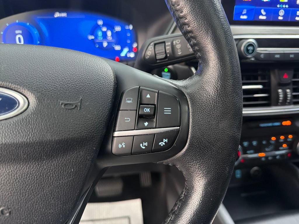 Used 2020 Ford Escape Titanium FWD image 22