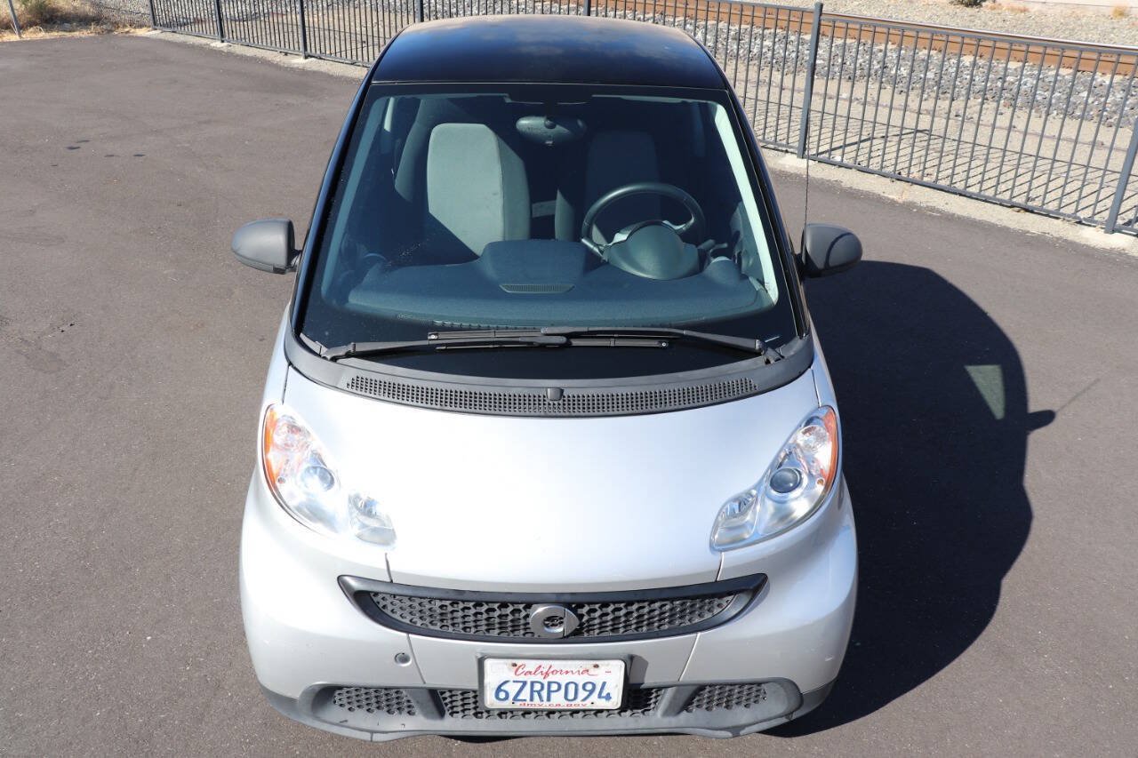 Used 2013 smart fortwo pure RWD image 2