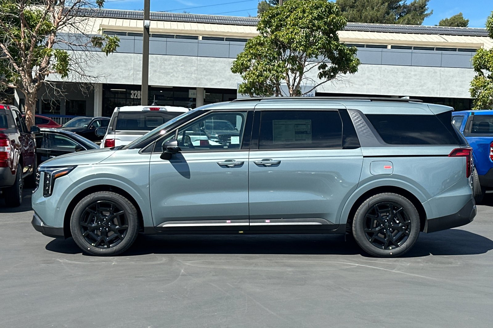 New 2027 Kia Carnival SX Prestige FWD image 7