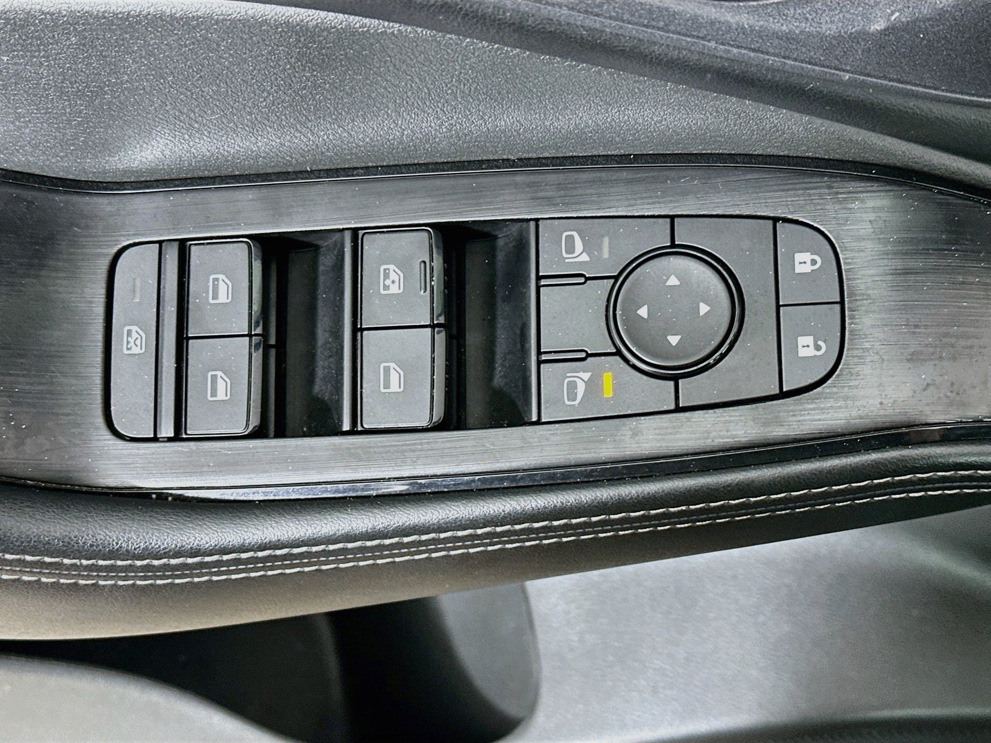 Used 2025 Nissan Rogue SV AWD/4WD image 15