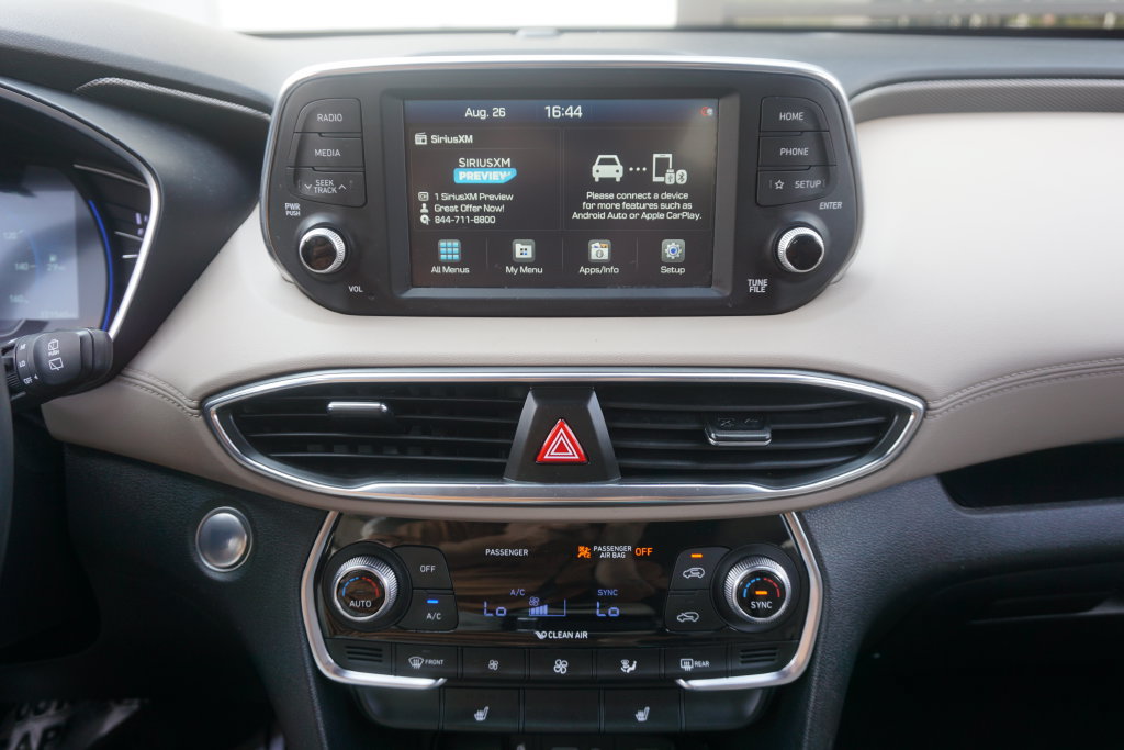 Used 2020 Hyundai Santa Fe SEL w/ Convenience Package FWD image 12