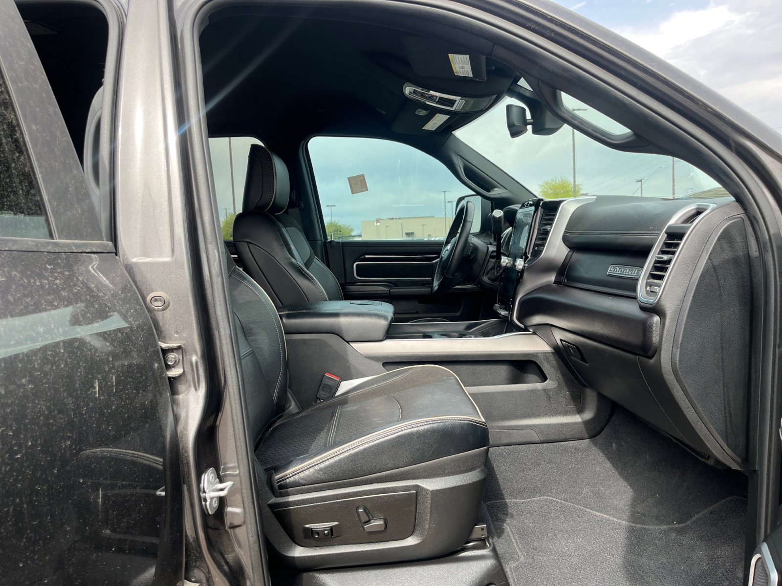 Used 2022 RAM 2500 Laramie w/ Night Edition AWD/4WD image 19