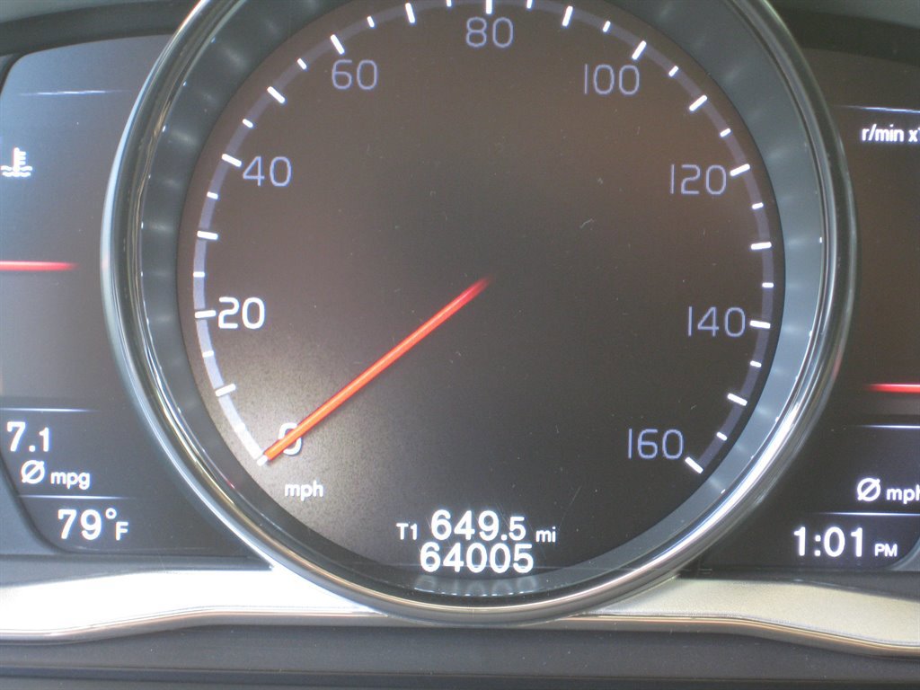 Used 2016 Volvo XC70 T5 Premier w/ Proximity Package FWD image 18