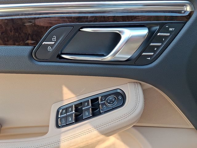 Certified 2026 Porsche Macan AWD/4WD image 14