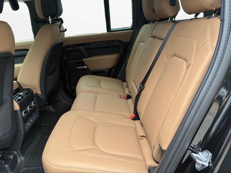 New 2026 Land Rover Defender 110 S AWD/4WD image 13