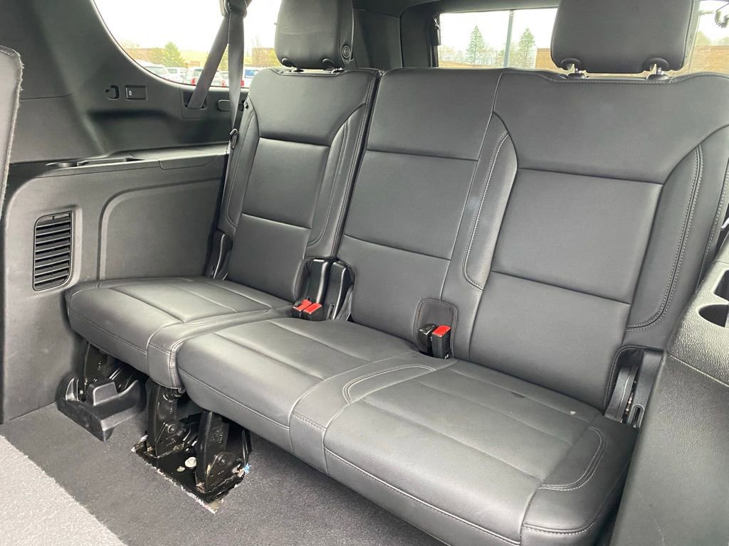 Used 2024 Chevrolet Suburban LT image 27