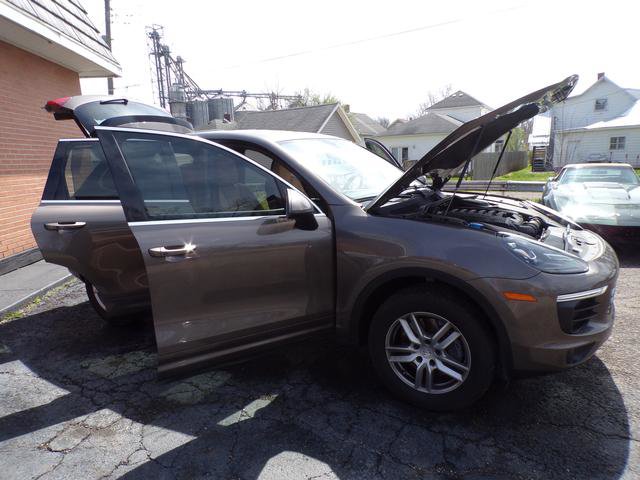 Used 2016 Porsche Cayenne w/ Premium Package Plus image 17