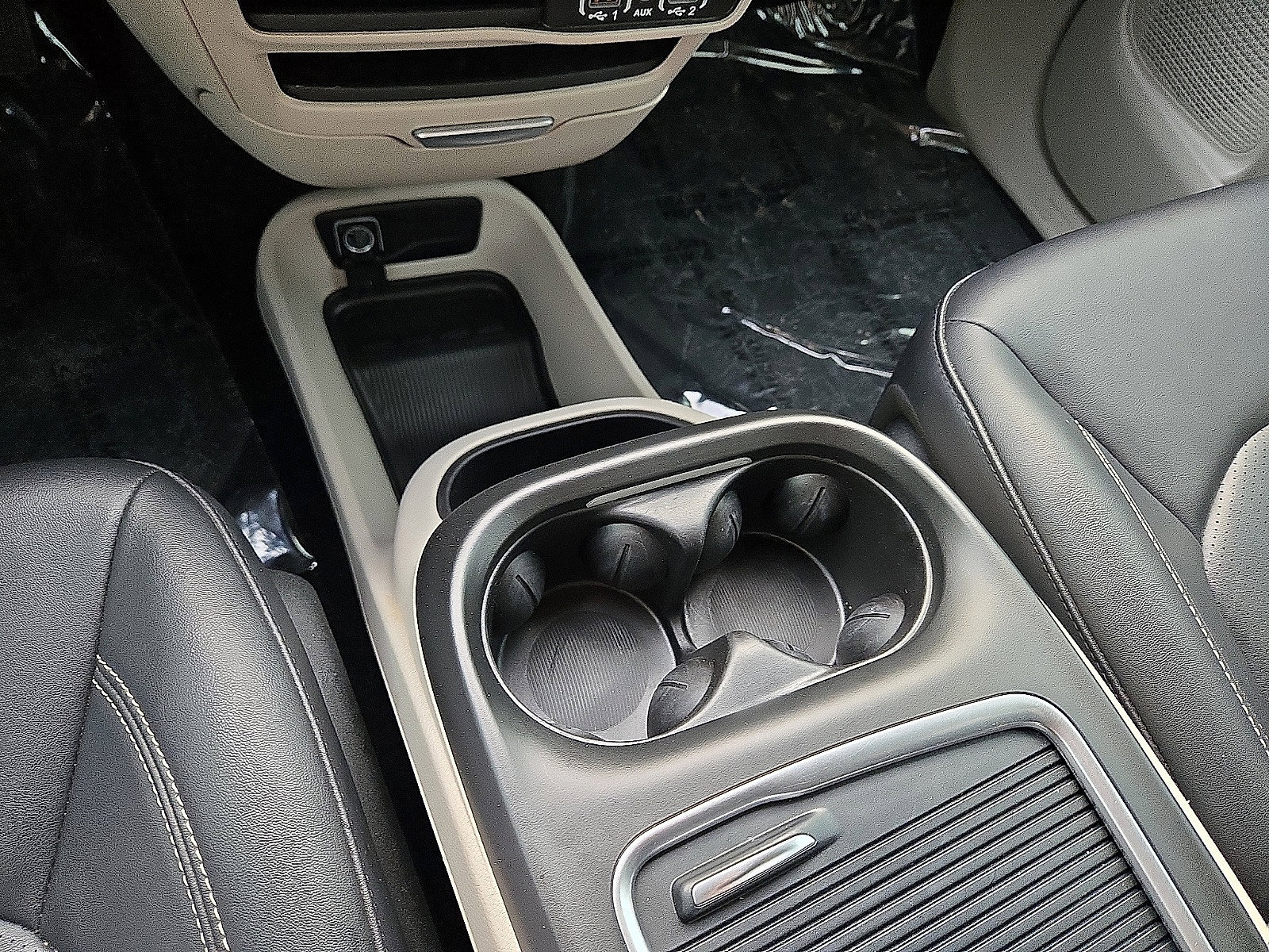 Used 2024 Chrysler Pacifica Limited FWD image 31