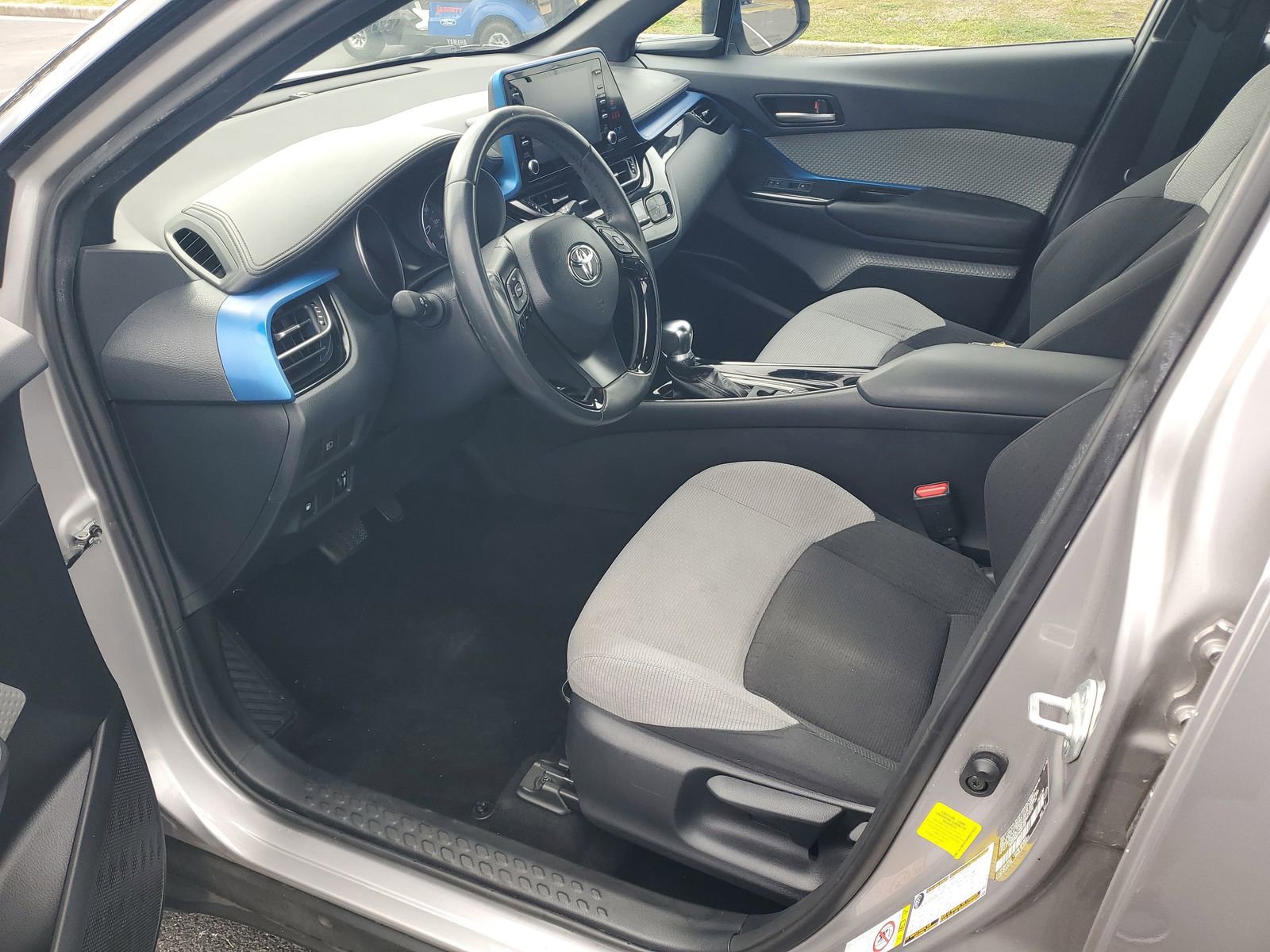 Used 2019 Toyota C-HR XLE FWD image 14