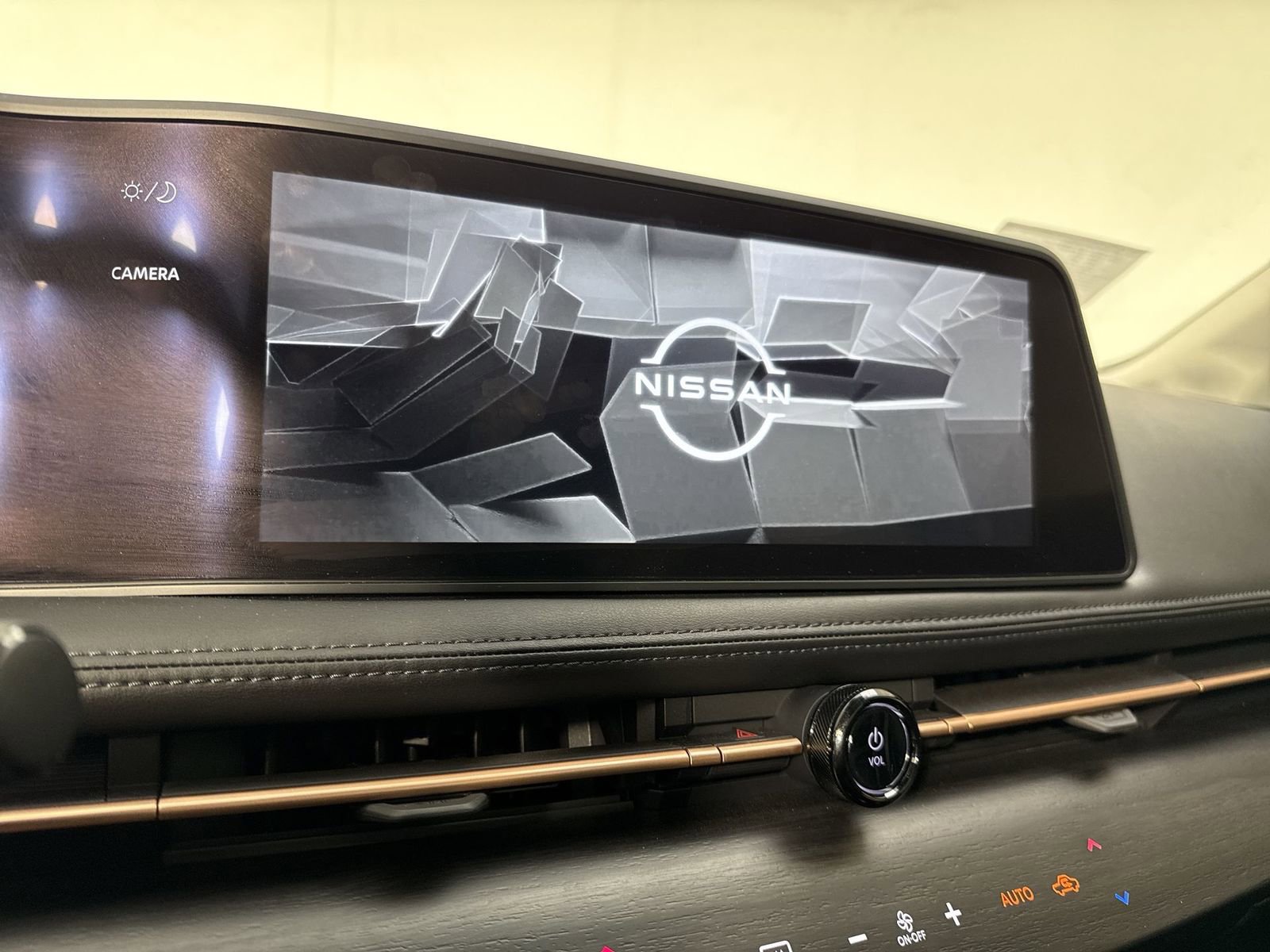 New 2025 Nissan Ariya AWD image 7