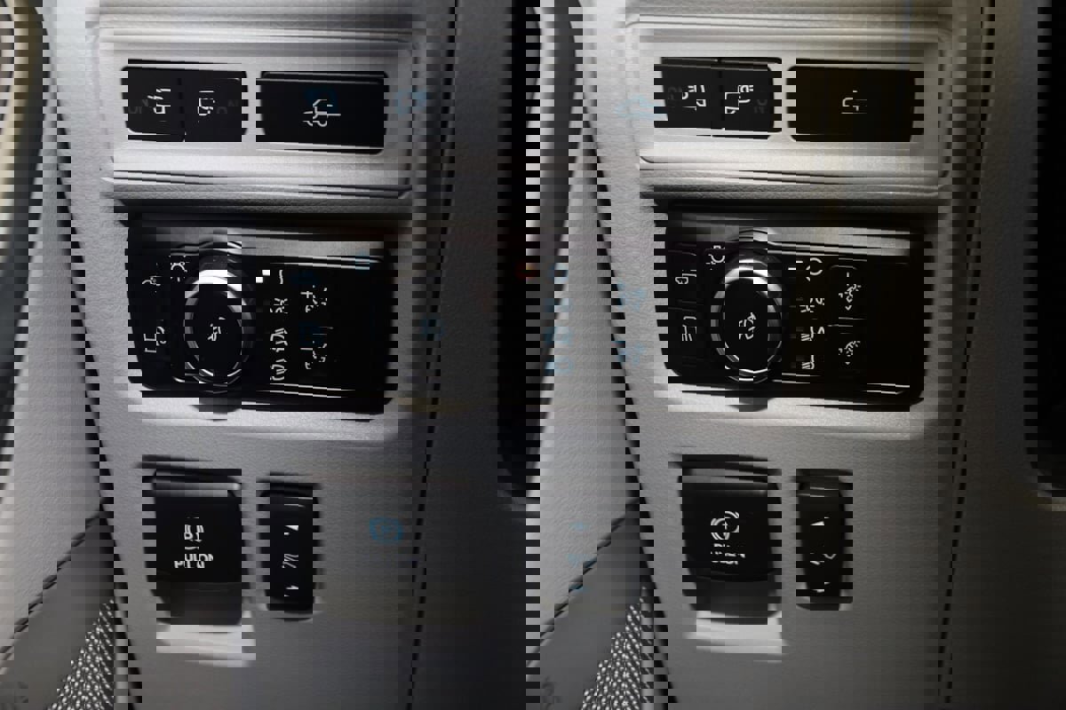 Used 2023 Ford F150 Limited image 39