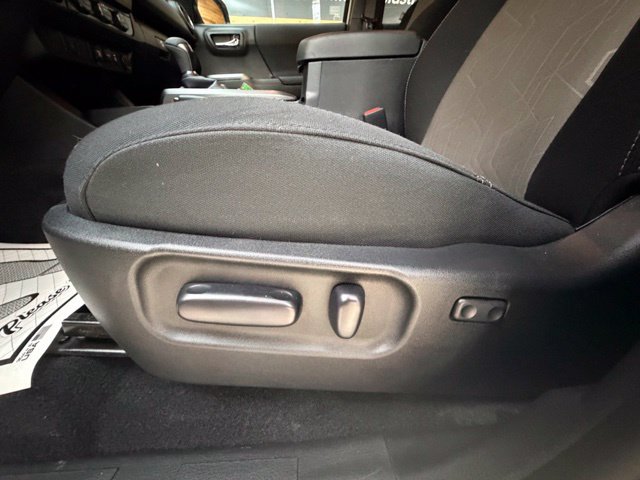 Used 2023 Toyota Tacoma TRD Off-Road AWD/4WD image 13