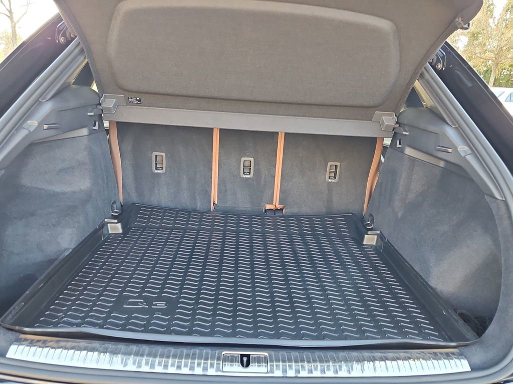 Used 2020 Audi Q3 2.0T Premium image 17