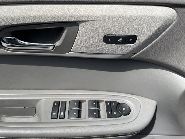 Used 2014 Chevrolet Traverse LTZ FWD image 6