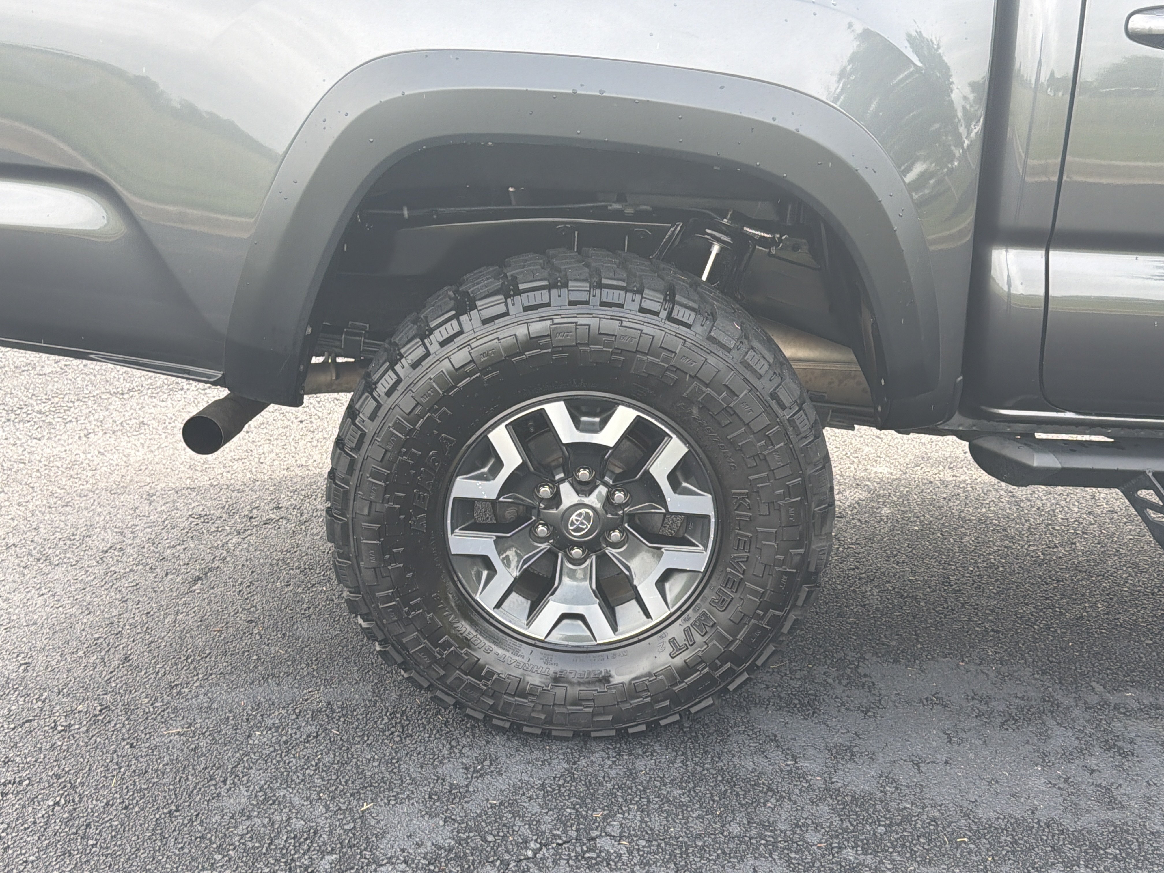 Used 2022 Toyota Tacoma TRD Off-Road w/ Technology Package RWD image 34