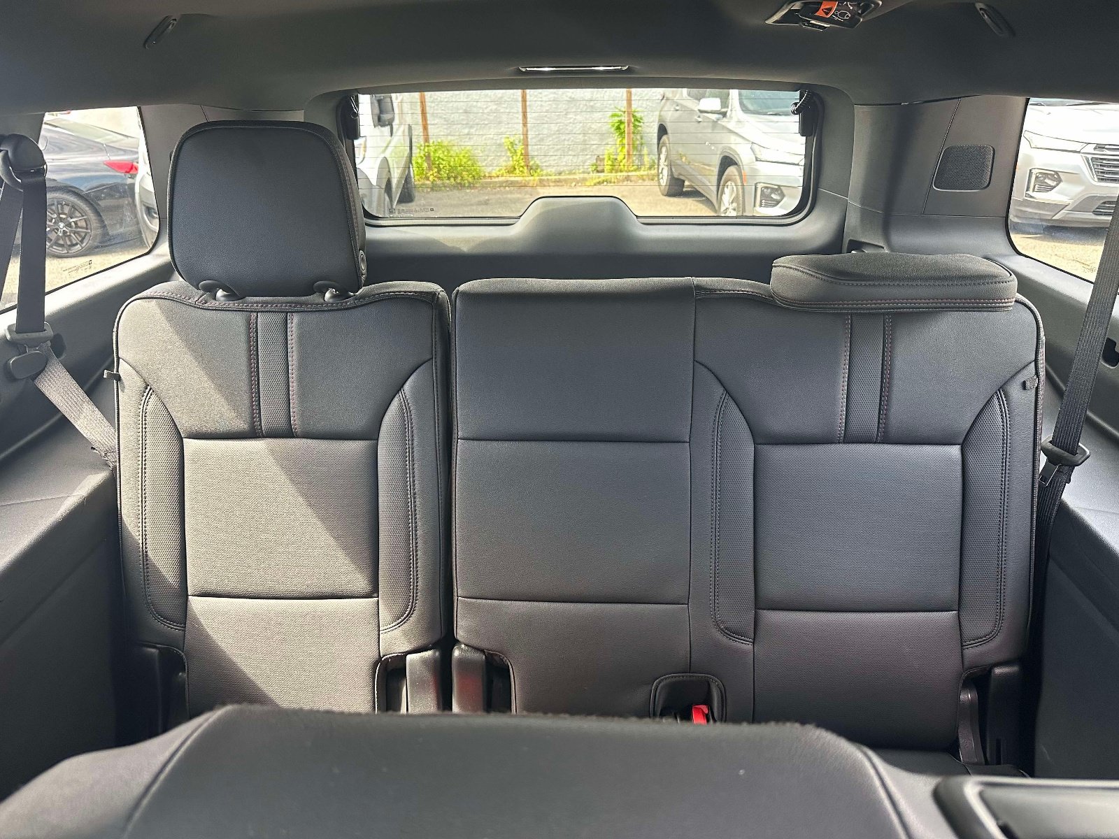 Certified 2025 Chevrolet Suburban RST w/ Comfort Package AWD/4WD image 12