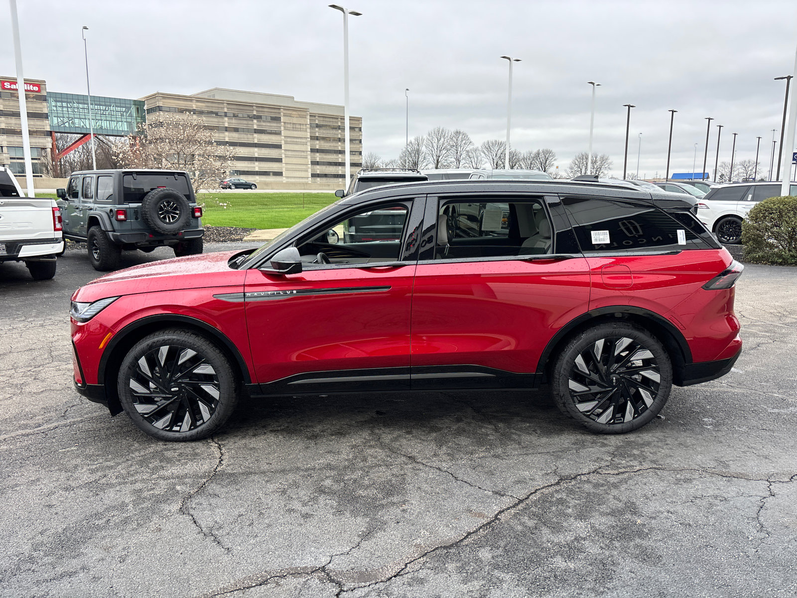 New 2026 Lincoln Nautilus Reserve AWD/4WD image 4