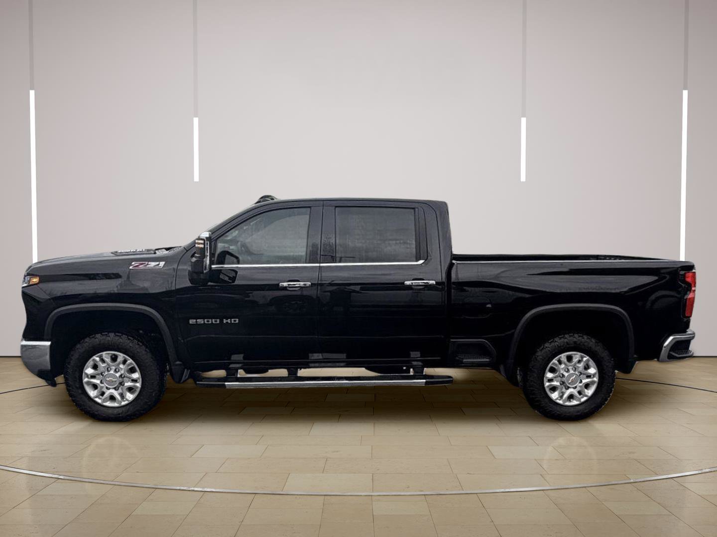 Used 2024 Chevrolet Silverado 2500 LTZ w/ LTZ Plus Package AWD/4WD image 2