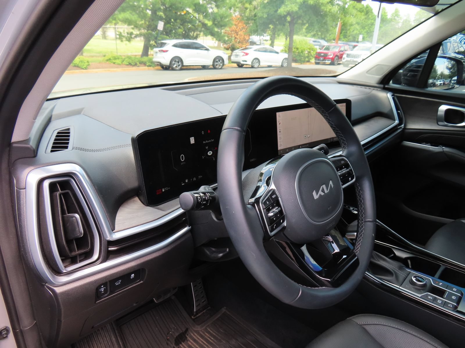 Used 2025 Kia Sorento SX AWD/4WD image 15