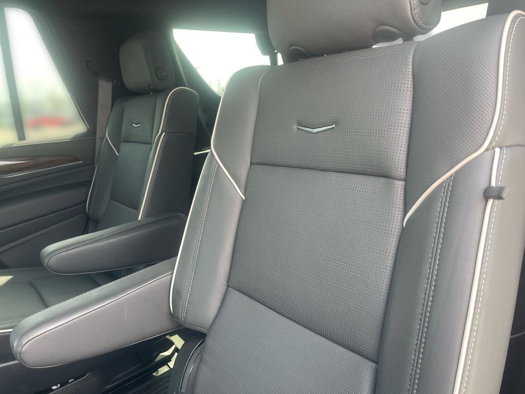 Certified 2023 Cadillac Escalade Premium Luxury w/ Performance Package AWD/4WD image 38