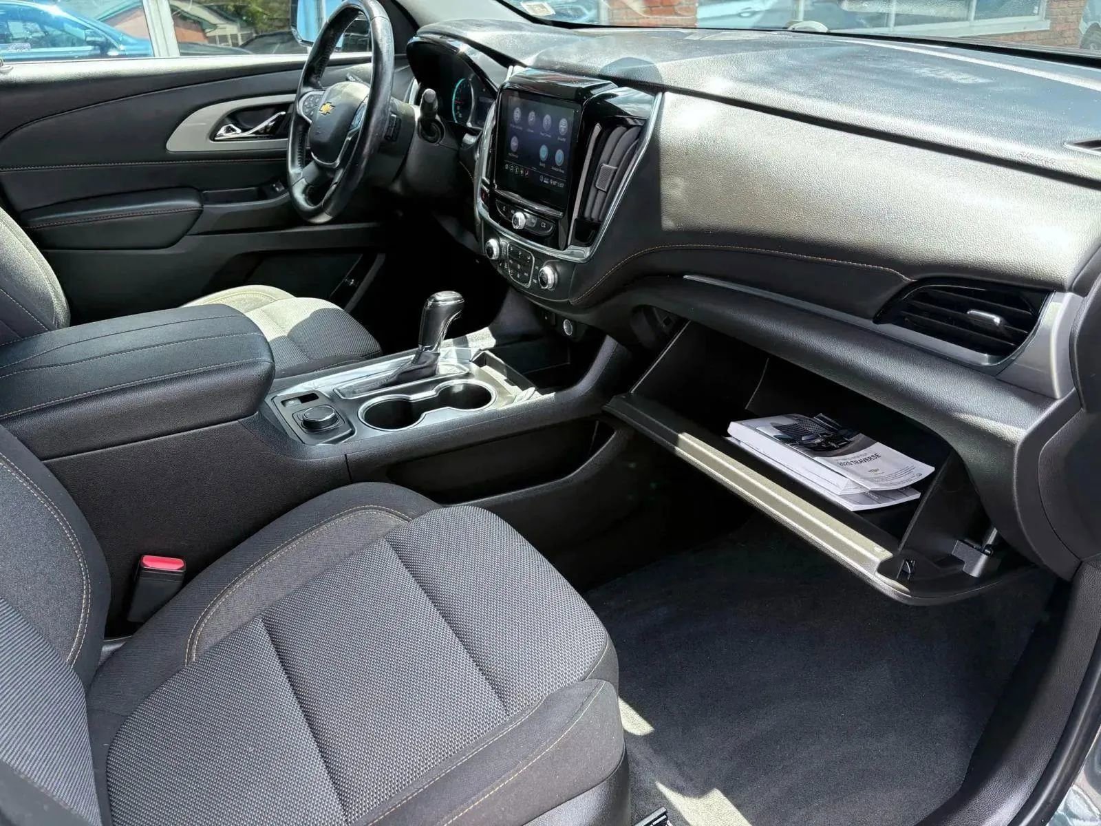 Used 2020 Chevrolet Traverse LT w/ Driver Confidence II Package image 38